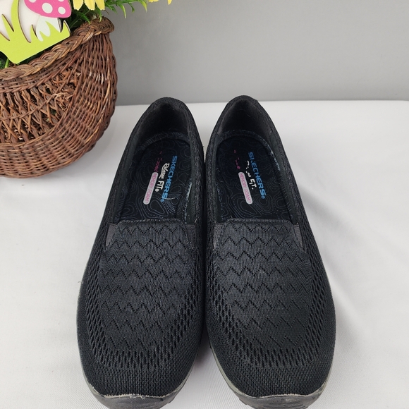 Skechers Shoes - Black Slip-On Cooled Memory Foam Relax Fit Sz 9 - Picture 2 of 13